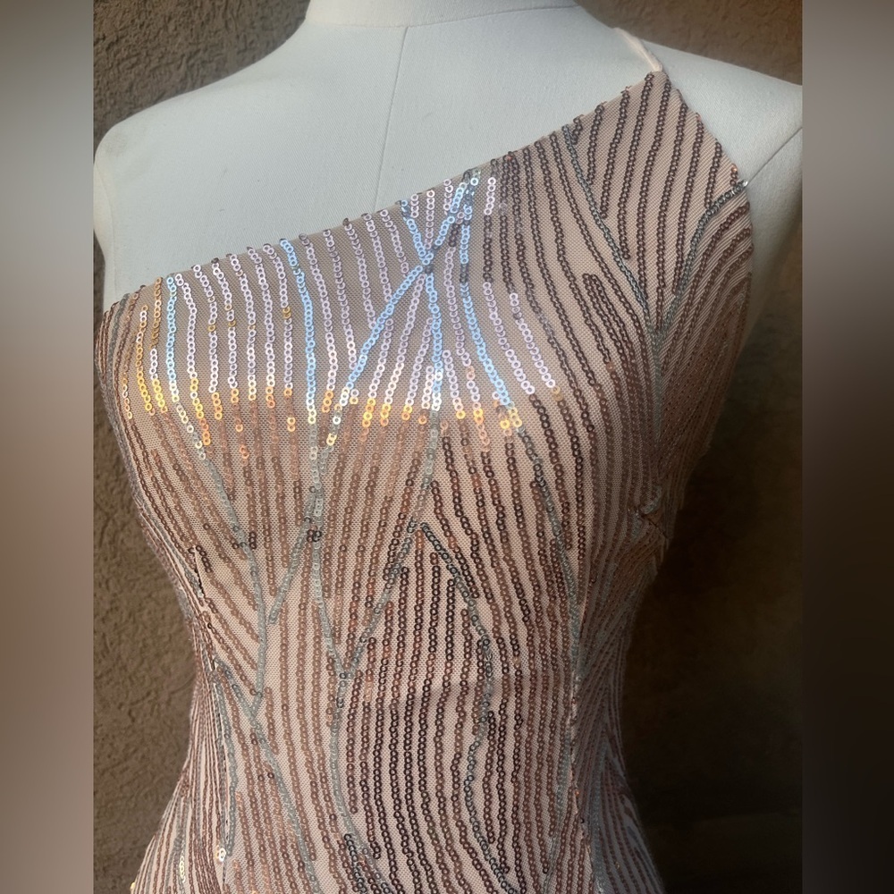 Hello Molly One-Shoulder Sequin Dress in Rose Gold - Picture 4 of 8